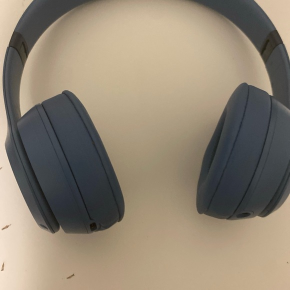 Beats Solo 4- Blue